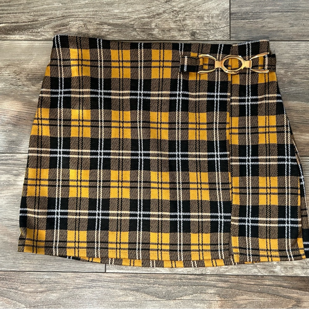 Plaid skirt from Kohls (juniors dept)